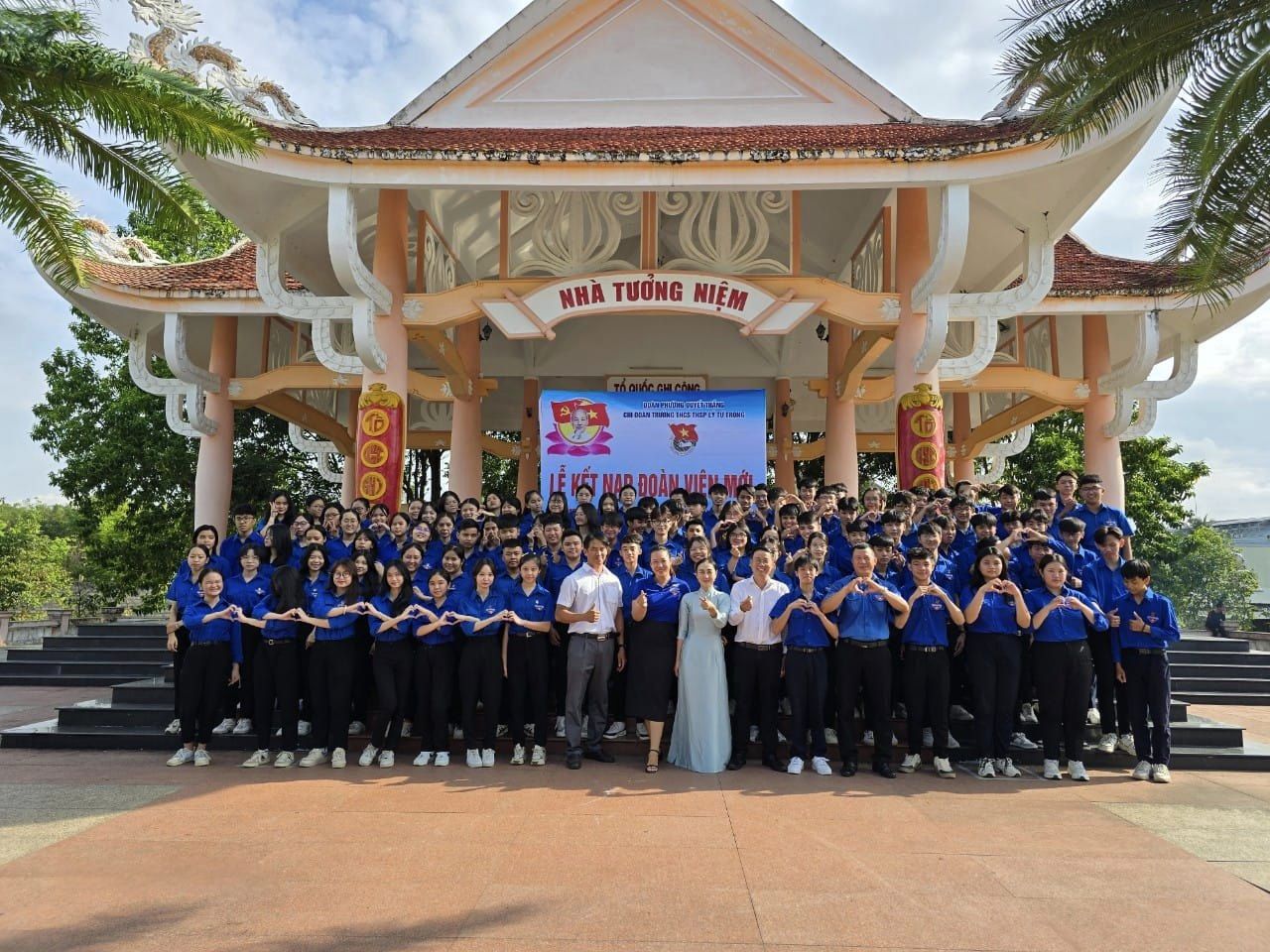 Kết nạp đoàn viên